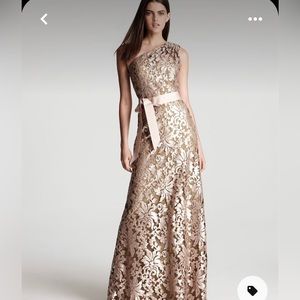 Bloomingdale's - gold sequence one shoulder gown size 8